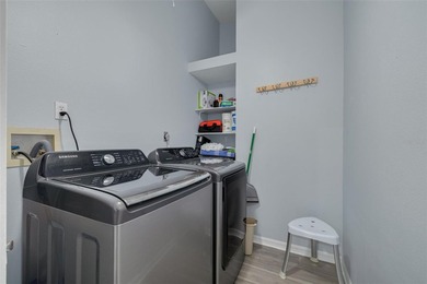 Immediate CASH FLOW and a PRIME LOCATION! This solid - photo 15