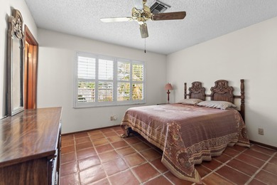 NO HOA! 3 bedroom/2 bath pool home located on a quiet street in - photo 17
