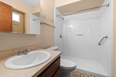 NO HOA! 3 bedroom/2 bath pool home located on a quiet street in - photo 19