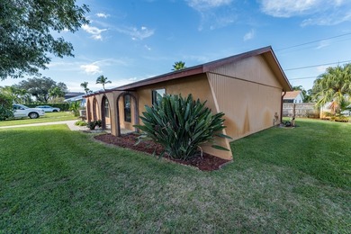 NO HOA! 3 bedroom/2 bath pool home located on a quiet street in - photo 27