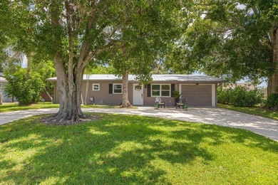 St. Lucie River Home For Sale in Port Saint Lucie Florida