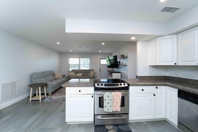 Unapproved short sale. Beautifully fully updated 3-bedroom - photo 6