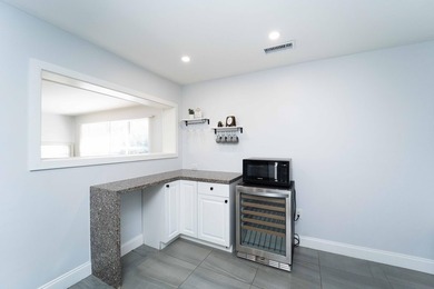 Unapproved short sale. Beautifully fully updated 3-bedroom - photo 7