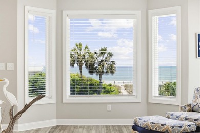 Five-bedroom, three-and-a-half-bathroom oceanfront estate with - photo 14