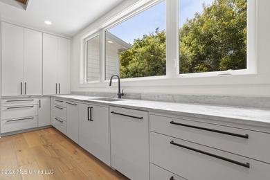 Thoughtfully designed for both elegant everyday living and - photo 21