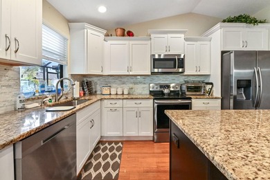 Discover the perfect blend of comfort and convenience in this - photo 3