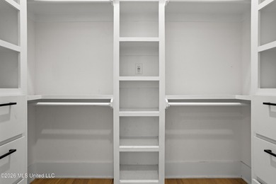 Thoughtfully designed for both elegant everyday living and - photo 33