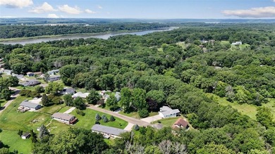 Welcome home to Surf Drive, a quiet street in the Coralville - photo 42