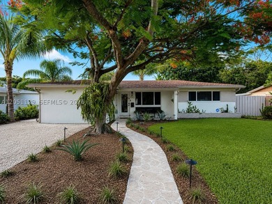 Completely remodeled with a designer's eye, this beautiful home - photo 1