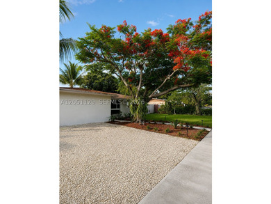 Completely remodeled with a designer's eye, this beautiful home - photo 5