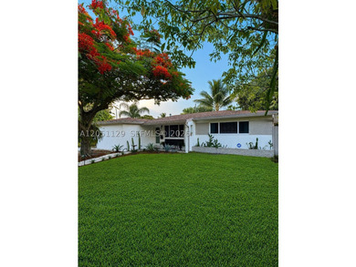 Completely remodeled with a designer's eye, this beautiful home - photo 6