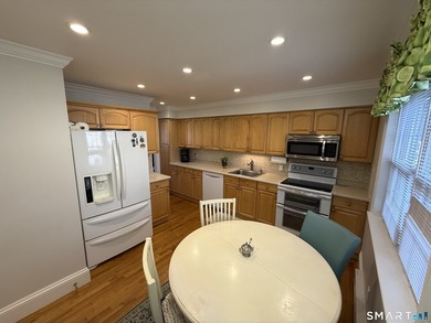 Fantastic townhouse-style condo located in the highly desirable - photo 14