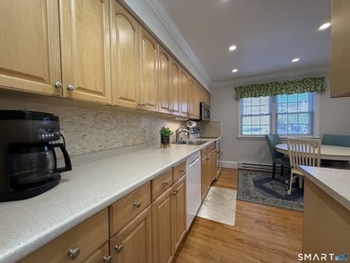 Fantastic townhouse-style condo located in the highly desirable - photo 16