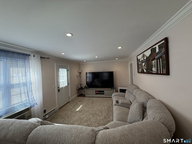 Fantastic townhouse-style condo located in the highly desirable - photo 20