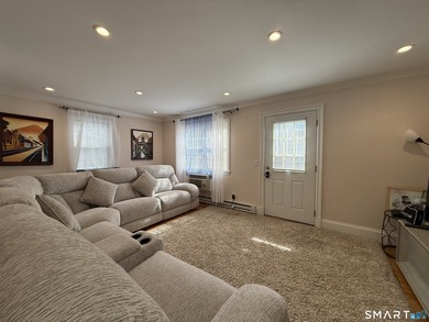 Fantastic townhouse-style condo located in the highly desirable - photo 21