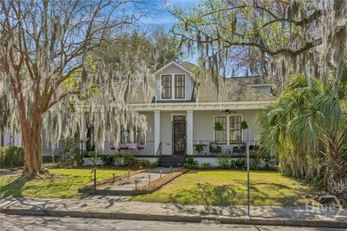 A large 1921 classic bungalow in historic Baldwin Park.There is - photo 1