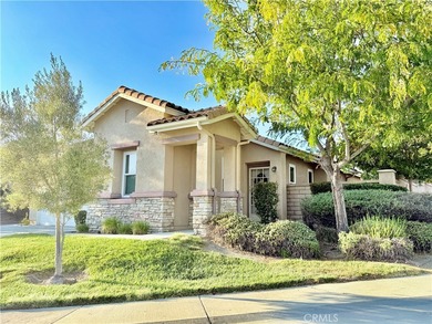 Menifee Lakes Home Sale Pending in Menifee California