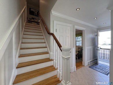 Fantastic townhouse-style condo located in the highly desirable - photo 24