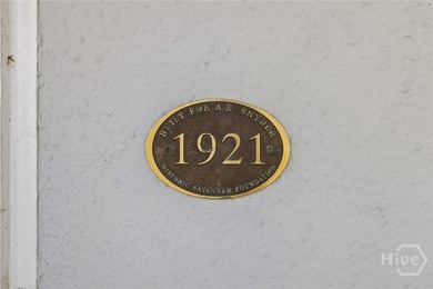 A large 1921 classic bungalow in historic Baldwin Park.There is - photo 6