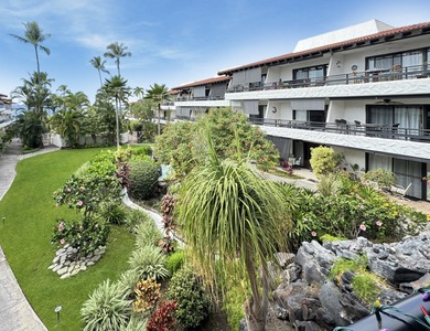 Oceanfront living at Casa De Emdeko. Location, location - photo 29