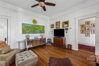 A large 1921 classic bungalow in historic Baldwin Park.There is - photo 9