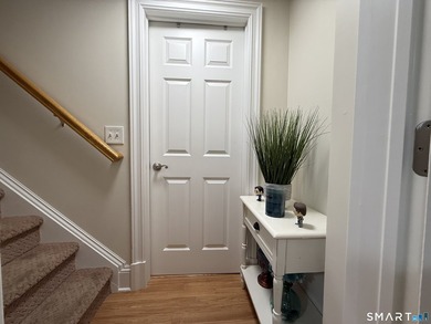 Fantastic townhouse-style condo located in the highly desirable - photo 32