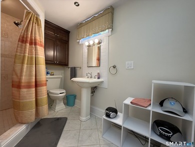 Fantastic townhouse-style condo located in the highly desirable - photo 34