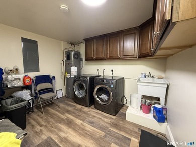 Fantastic townhouse-style condo located in the highly desirable - photo 37