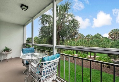 Overlooking the redesigned Via Mizner Golf Course, this spacious - photo 5