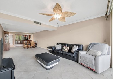Overlooking the redesigned Via Mizner Golf Course, this spacious - photo 8