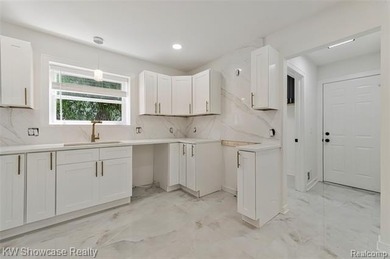 Welcome to this beautifully maintained home nestled in the heart - photo 16