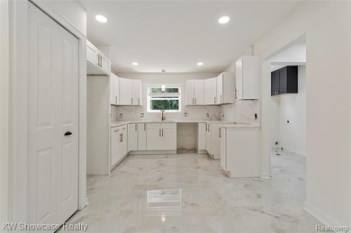 Welcome to this beautifully maintained home nestled in the heart - photo 18