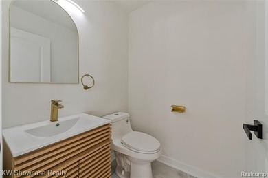 Welcome to this beautifully maintained home nestled in the heart - photo 20