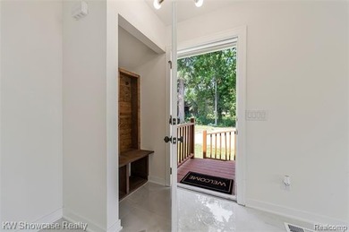 Welcome to this beautifully maintained home nestled in the heart - photo 21