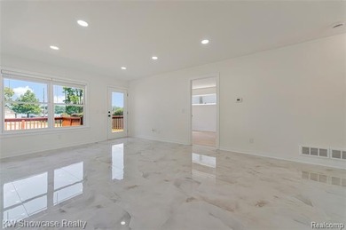 Welcome to this beautifully maintained home nestled in the heart - photo 23