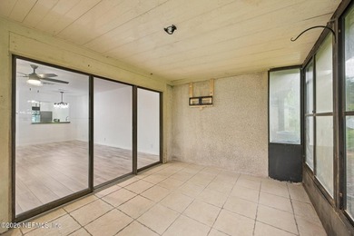 Beautifully updated condo where modern finishes, functional - photo 2