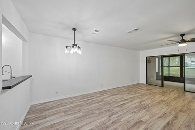 Beautifully updated condo where modern finishes, functional - photo 5