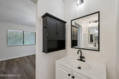 Beautifully updated condo where modern finishes, functional - photo 6