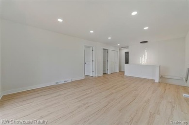 Welcome to this beautifully maintained home nestled in the heart - photo 37
