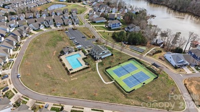 Welcome home to 11133 Argosy Drive in desirable Edgewater - photo 40