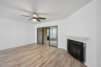 Beautifully updated condo where modern finishes, functional - photo 10