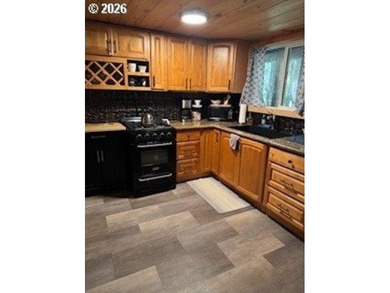 Welcome to one of Northwoods' finest cabin retreats on beautiful - photo 9