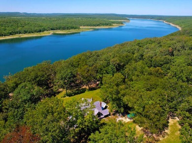 Bull Shoals Lake Home For Sale in Cedarcreek Missouri