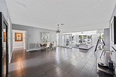 Welcome to your Hollywood Estate home! This beautiful 4 bedroom - photo 3