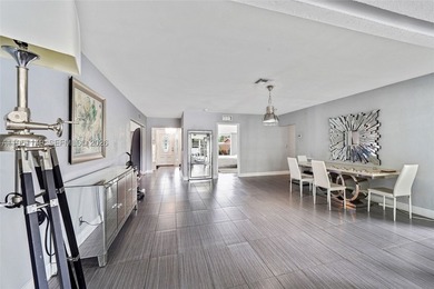 Welcome to your Hollywood Estate home! This beautiful 4 bedroom - photo 5