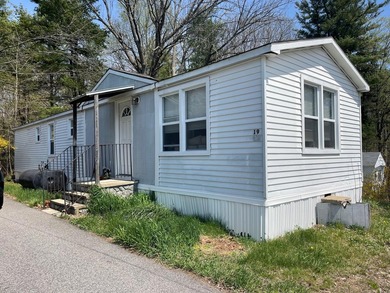 Affordable Kittery mobile home situated within minutes to I-95 - photo 1