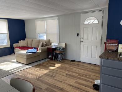 Affordable Kittery mobile home situated within minutes to I-95 - photo 2