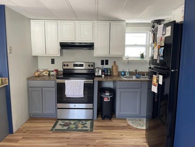 Affordable Kittery mobile home situated within minutes to I-95 - photo 3