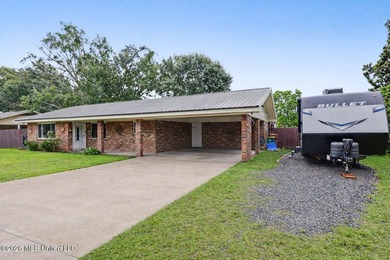 Welcome HOME ! This beautifully updated 3-bedroom, 2-bathroom - photo 2