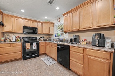 Welcome HOME ! This beautifully updated 3-bedroom, 2-bathroom - photo 7